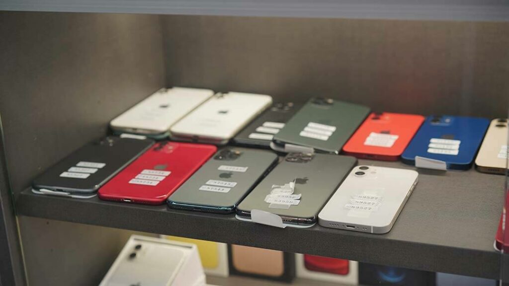 二手 iPhone 型號展示圖,青蘋果3C 門市提供高價收購與銷售